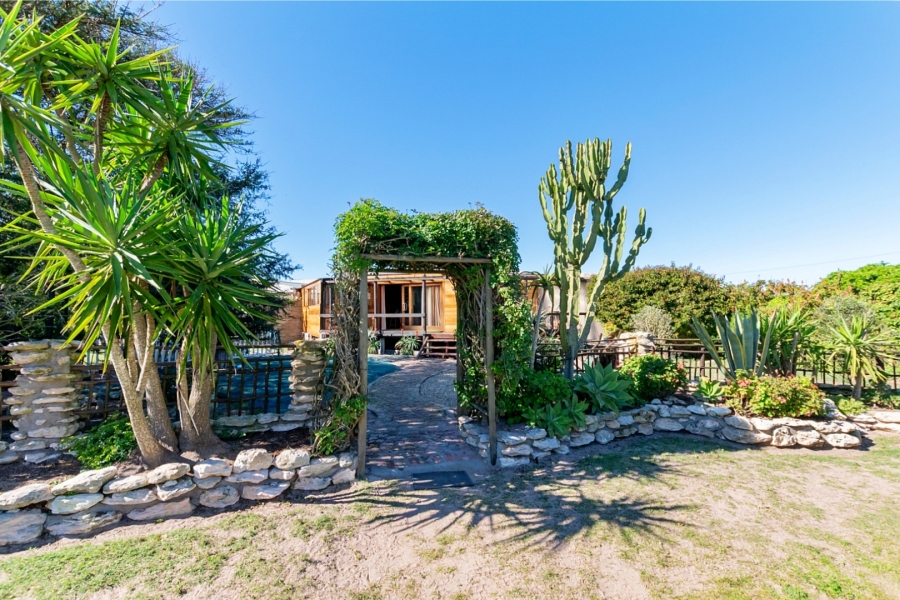 5 Bedroom Property for Sale in Trekoskraal Western Cape